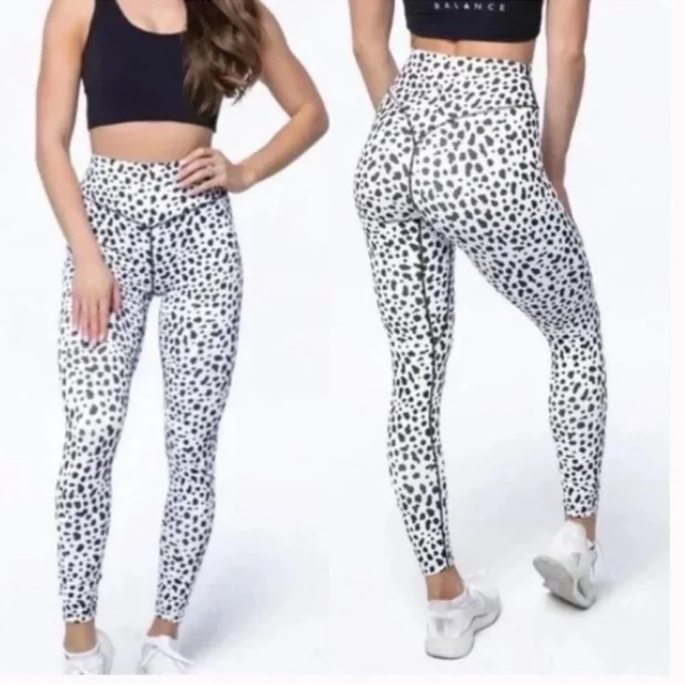 Balance Athletica Ascend Snow Leopard leggings - Picture 2 of 9